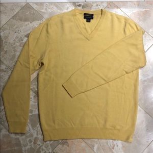 Light yellow oversized cashmere sweater